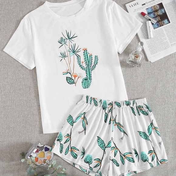 SHEIN Other - SHEIN Cactus & Leaf Pajama Set Medium